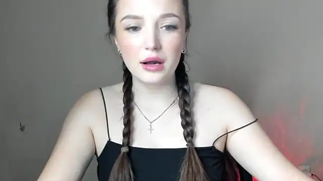 Snapshot of EvaaMillerr99 chatting on 03/18/25, 01:31 EvaaMillerr99 online show from 03/18/25, 01:31