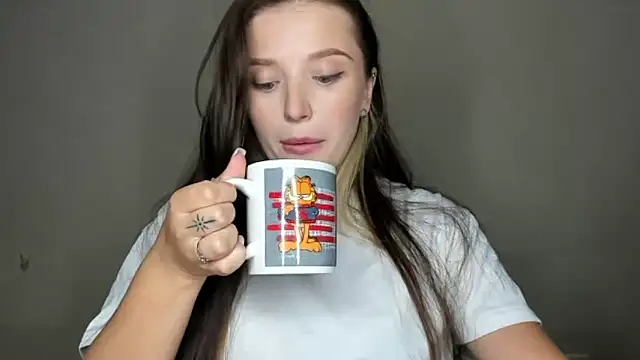 Snapshot of EvaaMillerr99 chatting on 09/27/25, 11:59 EvaaMillerr99 online show from 09/27/25, 11:59