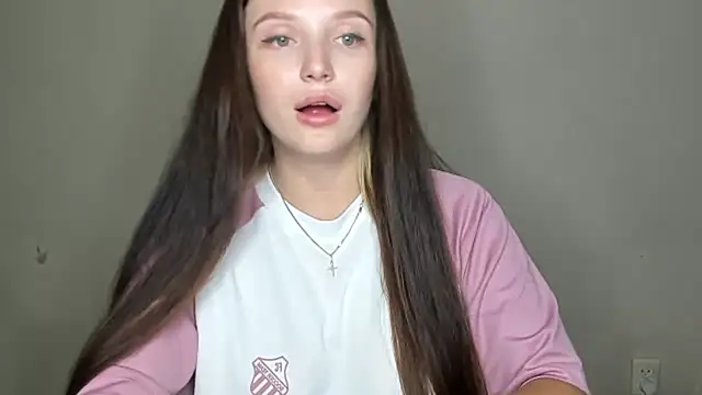 Snapshot of EvaaMillerr99 chatting on 09/28/25, 07:08 EvaaMillerr99 online show from 09/28/25, 07:08