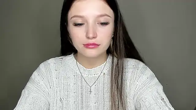 Snapshot of EvaaMillerr99 chatting on 10/20/25, 12:05 EvaaMillerr99 online show from 10/20/25, 12:05