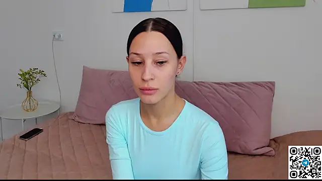 Snapshot of SelenaRousey chatting on 04/02/26, 10:02 SelenaRousey online show from 04/02/26, 10:02