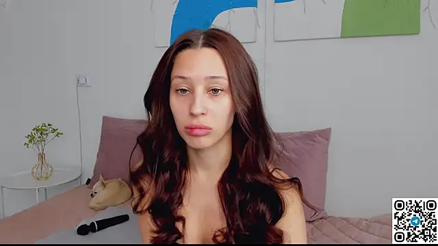 Snapshot of SelenaRousey chatting on 04/09/26, 08:53 SelenaRousey online show from 04/09/26, 08:53