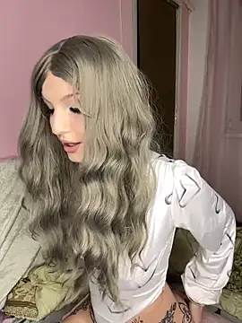 MoonAgnes online show from 12/28/24, 06:29