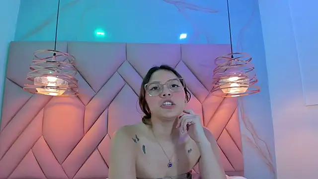 Snapshot of AngelaaCute_ chatting on 01/21/25, 12:07 AngelaaCute online show from 01/21/25, 12:07