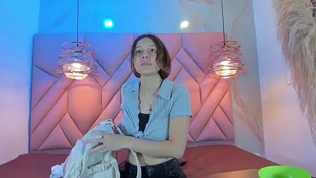 AngelaaCute  online show from 02/09/25, 12:52