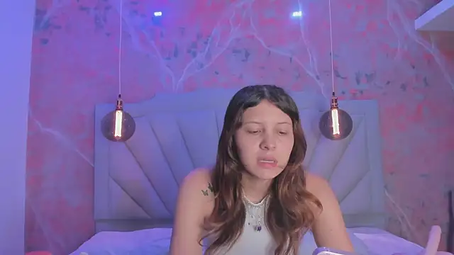 Snapshot of AngelaaCute_ chatting on 03/20/25, 12:11 AngelaaCute online show from 03/20/25, 12:11