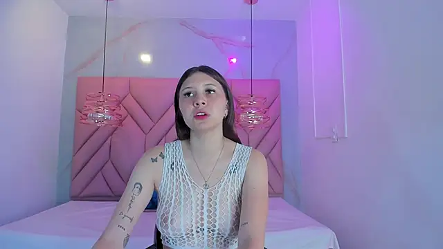 Snapshot of AngelaaCute_ chatting on 04/22/26, 12:07 AngelaaCute online show from 04/22/26, 12:07