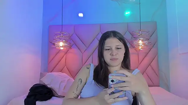 Snapshot of AngelaaCute_ chatting on 06/22/26, 12:02 AngelaaCute online show from 06/22/26, 12:02