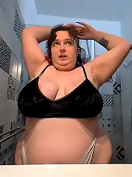 Snapshot of LadyRochester chatting on 03/12/26, 03:01 LadyRochester online show from 03/12/26, 03:01