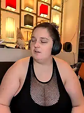 Snapshot of LadyRochester chatting on 04/19/26, 08:55 LadyRochester online show from 04/19/26, 08:55