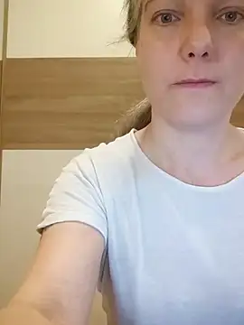 Snapshot of Dark_Angel_22 chatting on 03/31/26, 04:24 Dark Angel 22 online show from 03/31/26, 04:24