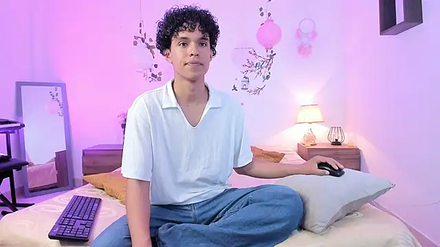 nickolas moon online show from 07/19/26, 06:00