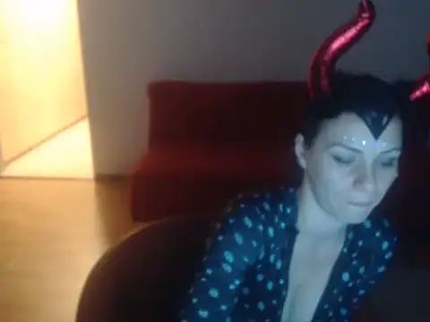 Snapshot of SweetAdela92 chatting on 10/31/25, 06:53 SweetAdela92 online show from 10/31/25, 06:53