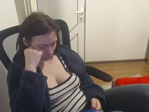 Snapshot of SweetAdela92 chatting on 02/12/26, 11:33 SweetAdela92 online show from 02/12/26, 11:33