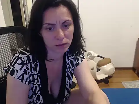 Snapshot of SweetAdela92 chatting on 06/05/26, 08:14 SweetAdela92 online show from 06/05/26, 08:14
