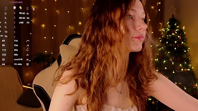 Snapshot of AliseVine chatting on 12/11/24, 06:20 AliseVine online show from 12/11/24, 06:20