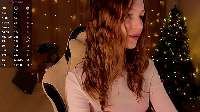 Snapshot of AliseVine chatting on 12/20/24, 03:10 AliseVine online show from 12/20/24, 03:10