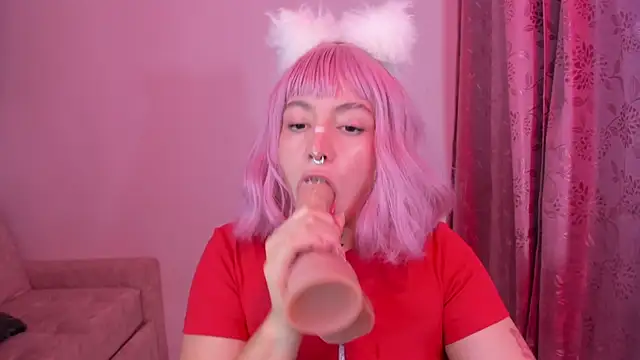 Snapshot of annika_taylor chatting on 10/19/25, 01:06 annika taylor online show from 10/19/25, 01:06