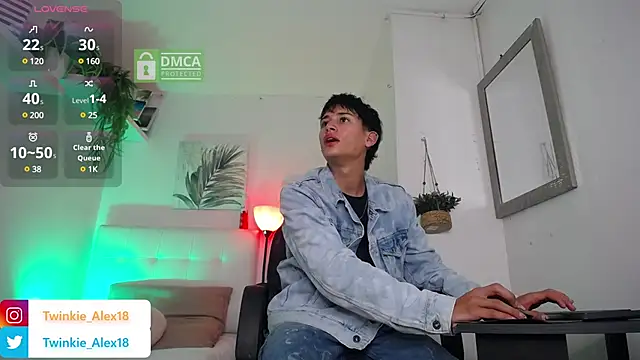 Twinkie-Alex18 online show from 12/04/24, 11:35