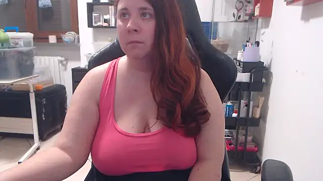 Snapshot of valerysexy chatting on 12/16/25, 10:15 valerysexy online show from 12/16/25, 10:15