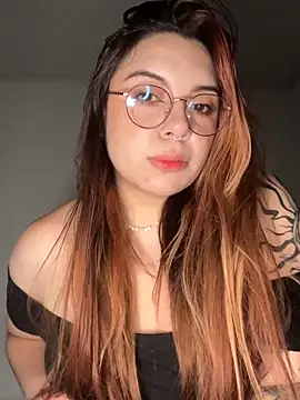 Snapshot of NatyOlson chatting on 12/23/25, 03:48 NatyOlson online show from 12/23/25, 03:48