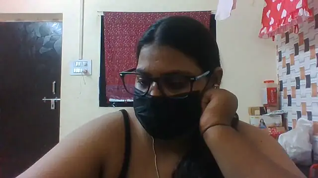 Snapshot of Hotmilfxox chatting on 06/11/26, 10:02 Hotmilfxox online show from 06/11/26, 10:02