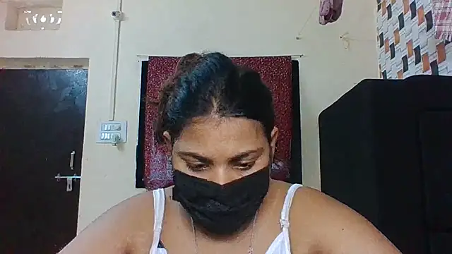 Snapshot of Hotmilfxox chatting on 07/16/26, 07:47 Hotmilfxox online show from 07/16/26, 07:47