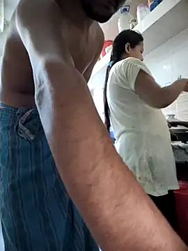 Snapshot of Desi_Best_Anal chatting on 02/18/25, 03:42 Desi Best Anal online show from 02/18/25, 03:42