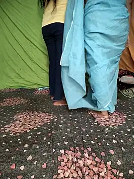 Snapshot of Desi_Best_Anal chatting on 09/30/25, 04:12 Desi Best Anal online show from 09/30/25, 04:12