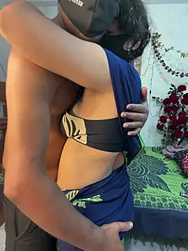 Snapshot of Desi_Best_Anal chatting on 04/30/26, 03:02 Desi Best Anal online show from 04/30/26, 03:02