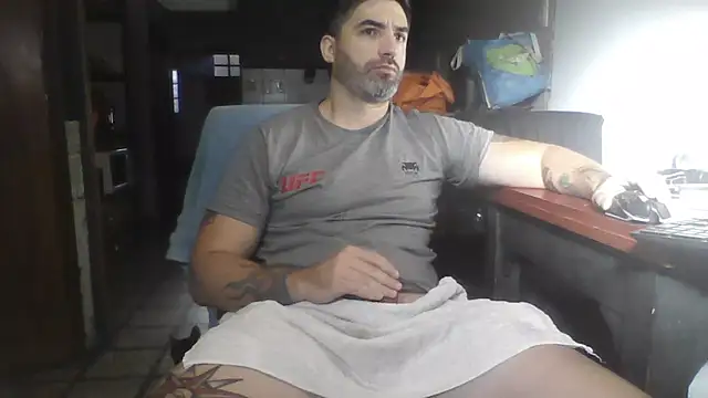 Snapshot of ozzypsico13 chatting on 03/18/26, 11:35 ozzypsico13 online show from 03/18/26, 11:35