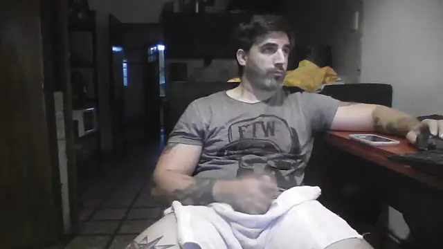 Snapshot of ozzypsico13 chatting on 04/17/26, 09:18 ozzypsico13 online show from 04/17/26, 09:18