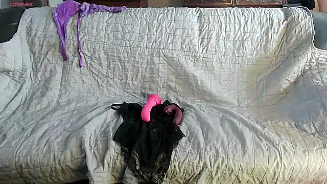 LauraMonolo online show from 05/04/26, 05:58