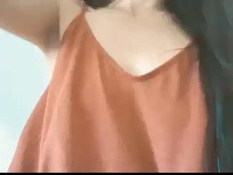 Snapshot of melaniy chatting on 04/21/26, 09:04 melaniy online show from 04/21/26, 09:04