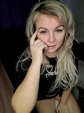 candy queeen online show from 10/27/25, 05:55