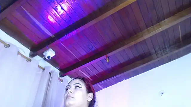 Snapshot of Amara_Red chatting on 06/10/26, 11:42 Amara Red online show from 06/10/26, 11:42