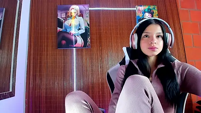 Snapshot of Zoee_babygirl chatting on 02/17/26, 04:35 Zoee babygirl online show from 02/17/26, 04:35