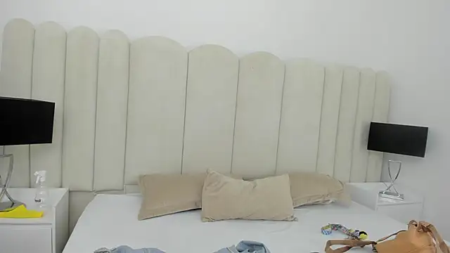 AnnyCherry  online show from 03/27/26, 10:42