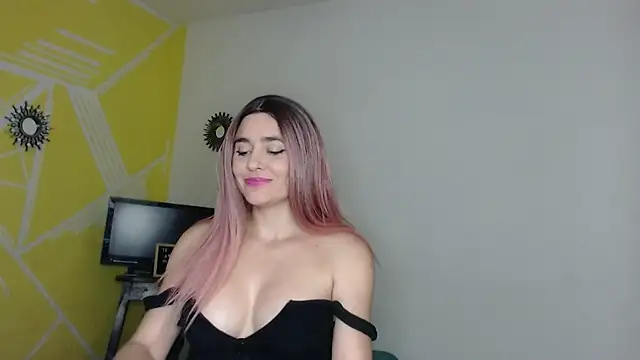 Snapshot of Nikolle_Rouss chatting on 01/31/25, 07:29 Nikolle Rouss online show from 01/31/25, 07:29