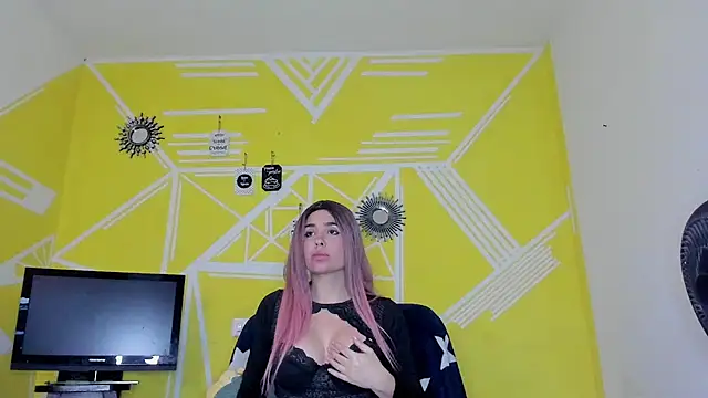 Snapshot of Nikolle_Rouss chatting on 11/28/25, 09:50 Nikolle Rouss online show from 11/28/25, 09:50