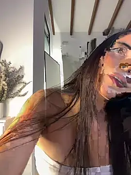 Snapshot of __Alisson_ chatting on 05/07/26, 01:00 Alisson online show from 05/07/26, 01:00