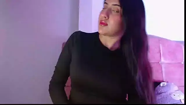 Snapshot of Paris-love chatting on 02/07/25, 03:55 Paris-love online show from 02/07/25, 03:55