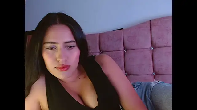 Snapshot of Paris-love chatting on 10/14/25, 09:59 Paris-love online show from 10/14/25, 09:59