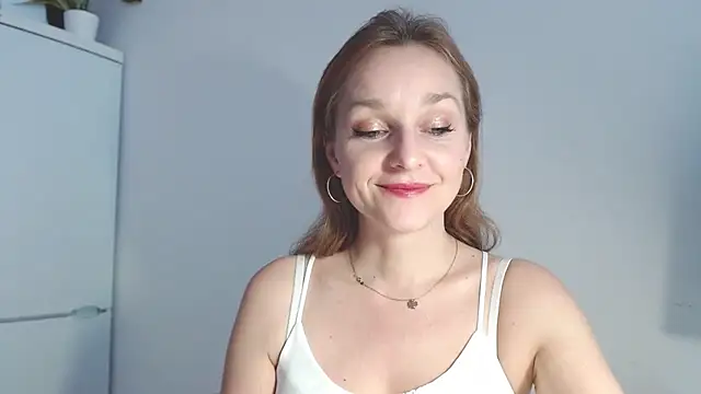 Snapshot of AliciaDesire chatting on 02/09/26, 02:21 AliciaDesire online show from 02/09/26, 02:21