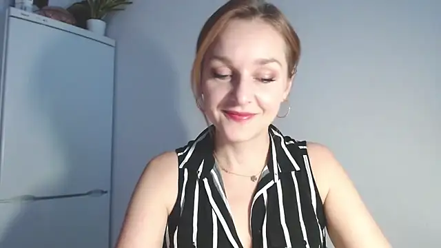 Snapshot of AliciaDesire chatting on 02/10/26, 07:01 AliciaDesire online show from 02/10/26, 07:01