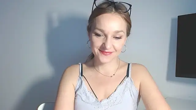 Snapshot of AliciaDesire chatting on 02/20/26, 06:48 AliciaDesire online show from 02/20/26, 06:48