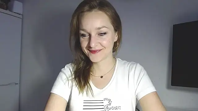 Snapshot of AliciaDesire chatting on 03/03/26, 06:41 AliciaDesire online show from 03/03/26, 06:41