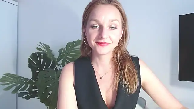 Snapshot of AliciaDesire chatting on 03/24/26, 03:17 AliciaDesire online show from 03/24/26, 03:17