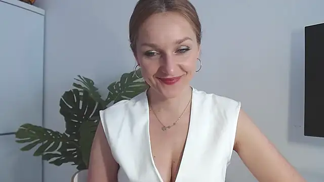 Snapshot of AliciaDesire chatting on 03/25/26, 07:14 AliciaDesire online show from 03/25/26, 07:14