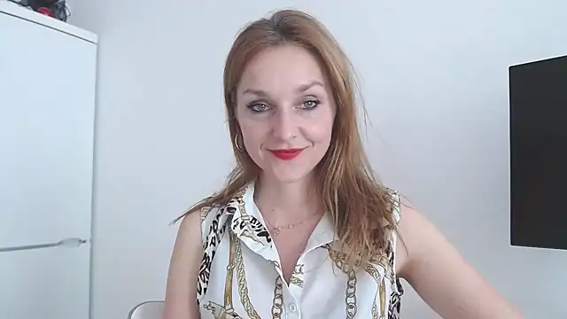 Snapshot of AliciaDesire chatting on 03/31/26, 02:17 AliciaDesire online show from 03/31/26, 02:17